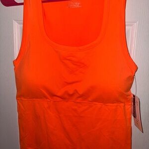 Women's Orange Tank Top- NWT💖🦋